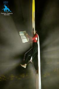 corpo sospeso Marcela Martínez stage di tessuti trapezio attrezzi aerei corda La Fucina del Circo Torino discipline aeree attrezzi sperimentazione creazione