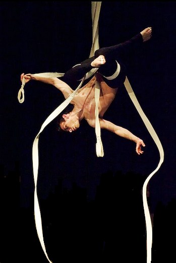 CORSO di cinghie, torino, la fucina del circo, edoardo ramojno, aerea, via bologna,lanificio di torino.jpeg